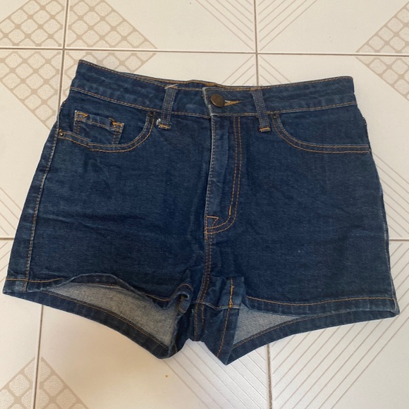 Urban Outfitters BDG Jean Shorts size 25 - Picture 1 of 3